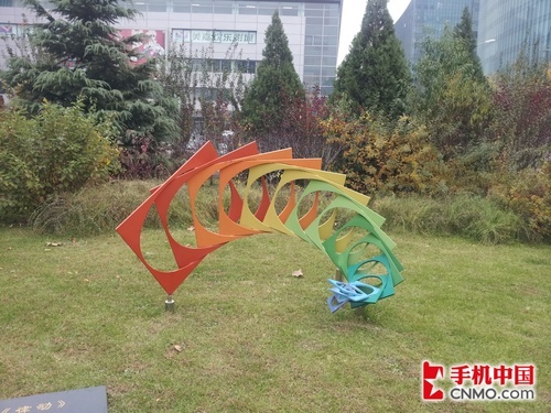 双核最强战摩托罗拉ME865对比三星i9100(4)