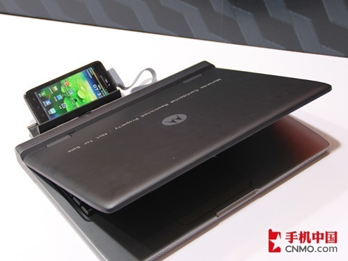 1300万像素双核旗舰摩托罗拉MT917图赏(6)