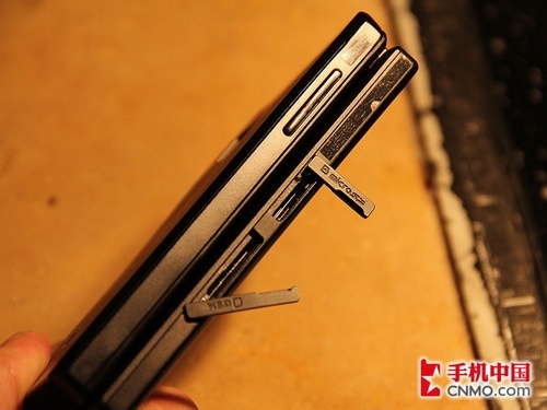 3.5英寸双屏三星双网智能旗舰W999图赏(4)