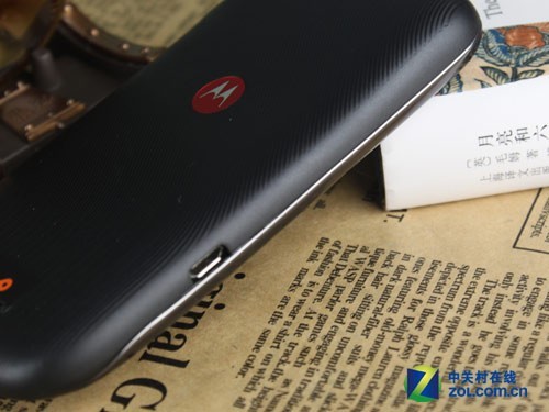 1GHz全键盘摩托罗拉触控新品ME632图赏(6)