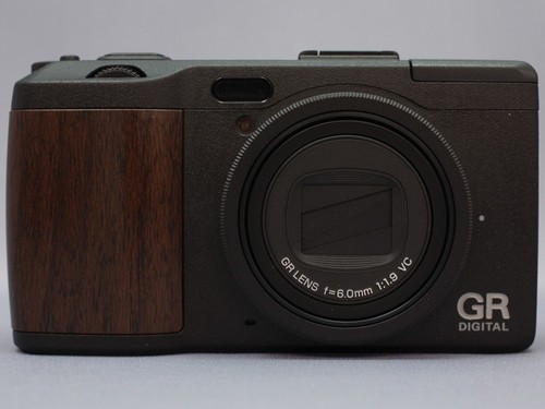 ����͸¶����GR DIGITAL IV���ͽ����ֱ�