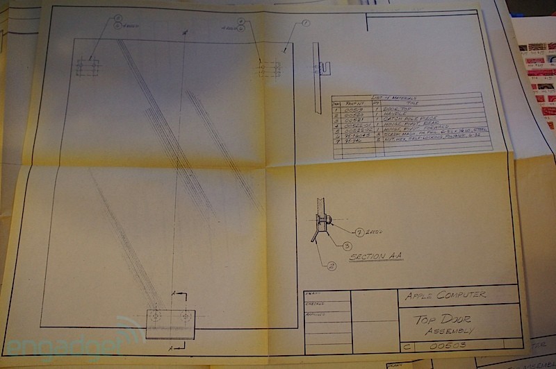 苹果联合创始人展示早期产品设计草图_笔记本