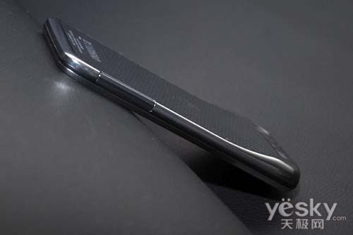 配720P屏幕TD定制版摩托罗拉MT917图赏(2)