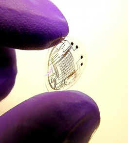 光学新技术!隐形眼镜内嵌LED显示器_硬件