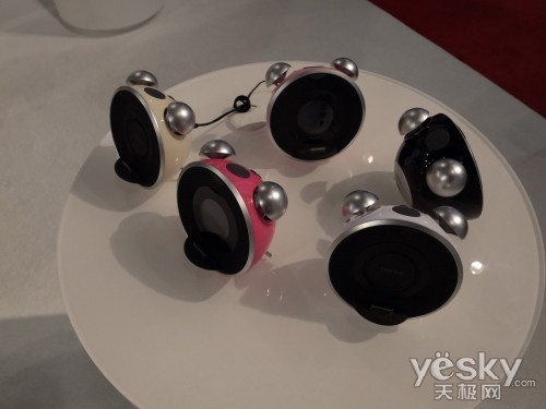 012CES报道:漫步者惊现万元STAX静音耳机_