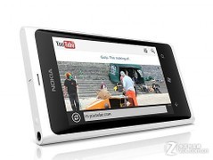 白色Lumia 800