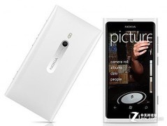 白色Lumia 800