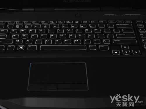 谁与争锋 戴尔Alienware M18x游戏本评测