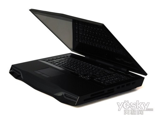 谁与争锋 戴尔Alienware M18x游戏本评测