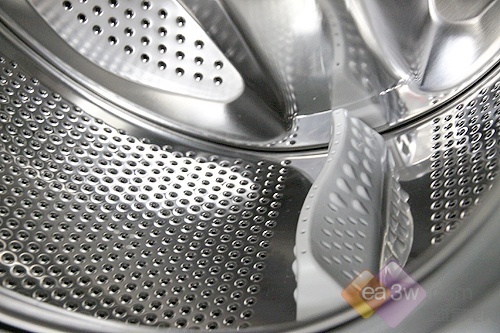 科技为先 小天鹅滚筒洗衣机卖场热销