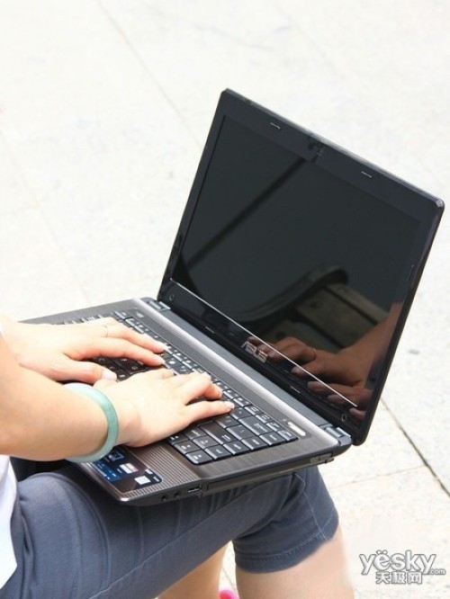 人性化沉式转轴设计 华硕K43SD预装WIN7