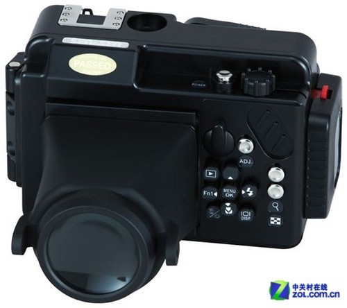 富士X10与理光GRD IV水下外壳新品问世