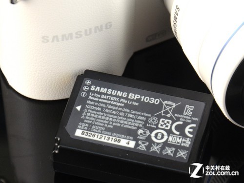 Ѥ��ɫ���µ�����Ӱ������NX1000����