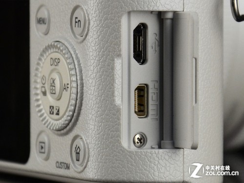 Ѥ��ɫ���µ�����Ӱ������NX1000����