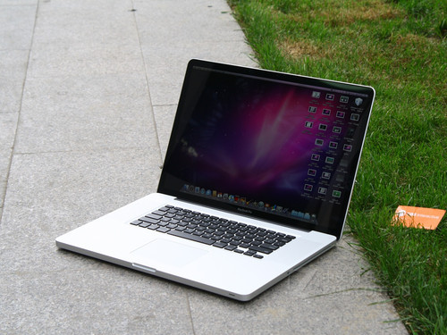 老款i7版MacBook Pro创新低 仅9100元_笔记本