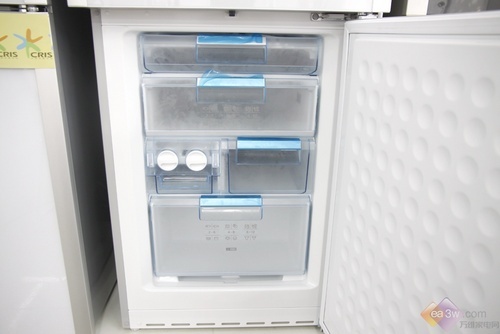 冰箱怎么调温度大小 2579944643.jpg