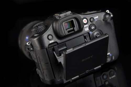 全球首款全画幅半透镜单电索尼A99评测