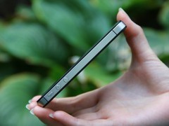 iPhone 4S 黑色 侧面图 
