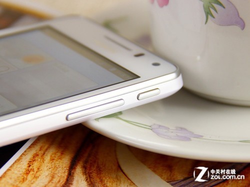 四核2GB内存白色华为荣耀四核爱享版图赏