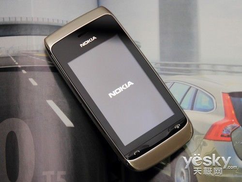 诺基亚新机领衔 女性适用小巧触屏手机推荐