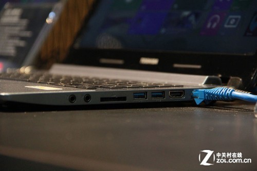 CES2013:��֥չʾ�¿�Win8/���������� 