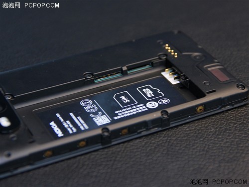 �е��Լ۱�WP8��ŵ����Lumia820����