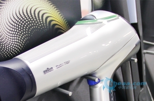 春天美人计 美容神器扮靓五一小长假_家电