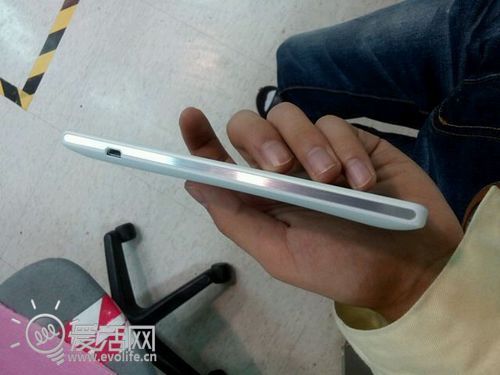 索尼中端新机S39h惊现贴吧 外观酷似嫩牛五方