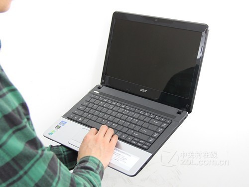 Acer E1黑色 外观图 