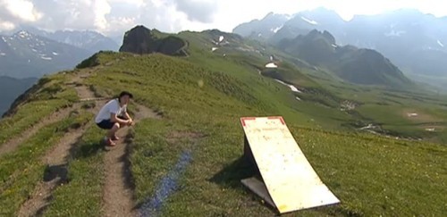 1600mm大炮镜头重现电影ET外星人飞月画面