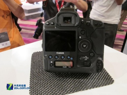 直击体育赛事佳能EOS-1DX仅售36000元