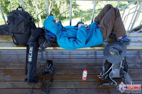 夏日的户外摄影防护 冲锋衣的大作用_数码