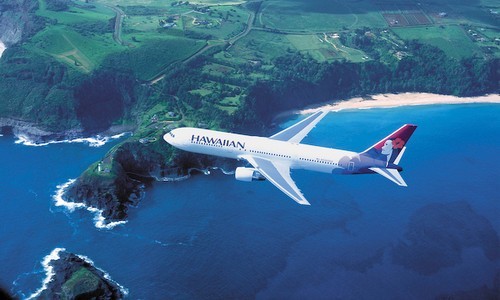 Hawaiian Airlines plane at 14 to provide iPad mini