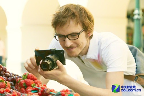 创新拍摄索尼发布QX10、QX100无线镜头