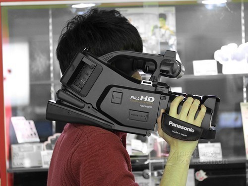 专业肩扛式摄像机 松下 HDC-MDH1GK促_数码