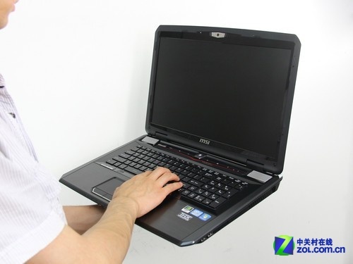 msi微星 GT70黑色 外观图