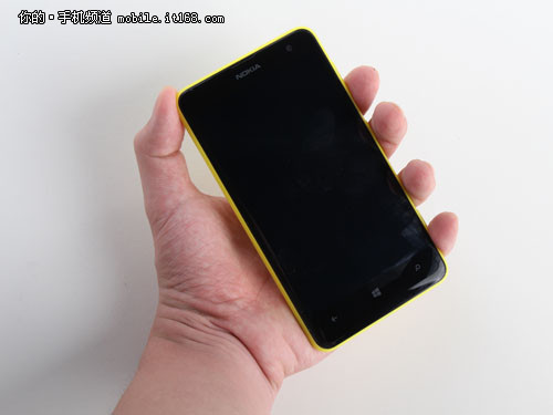 4.7英寸最大LUMIA售1999 诺基亚625评测