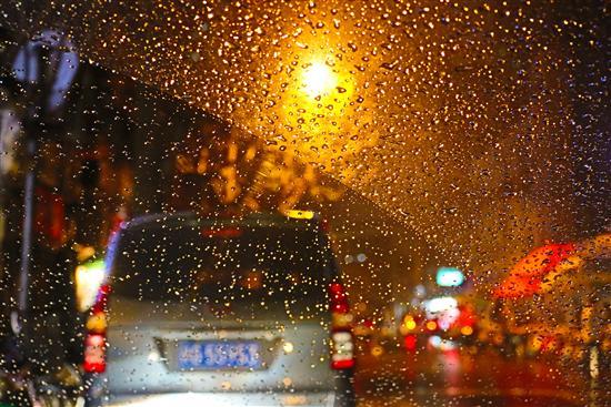 滤镜下的魔幻之都 佳能EOS M2样片赏析_数码