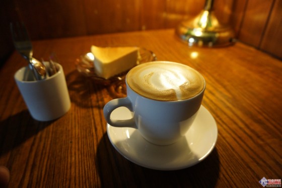 叫板无反最快对焦 索尼微单A6000评测