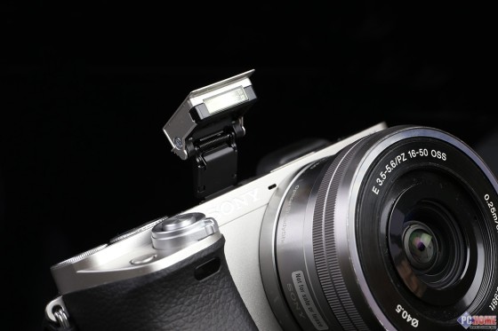 叫板无反最快对焦 索尼微单A6000评测