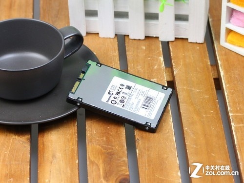 希捷 600 消费级固态硬盘 背面