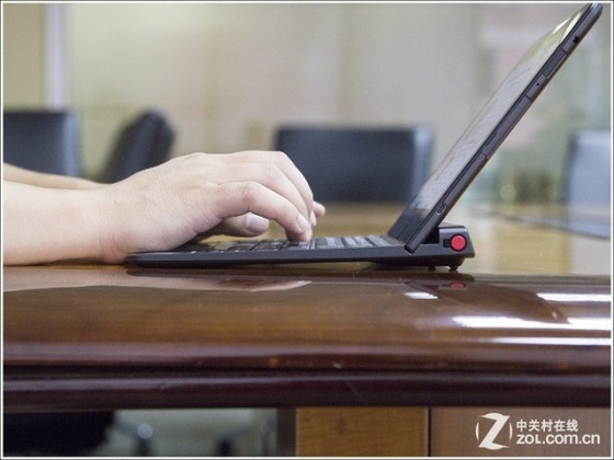 硬朗精英商务派 联想ThinkPad 10评测