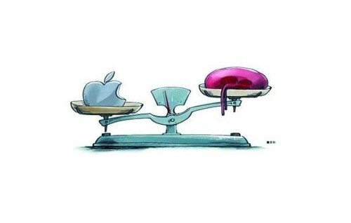 穷人为买“苹果”设备：裸照换钱卖肾搬砖
