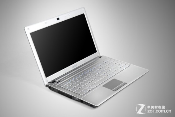 ��ֵ2999Ԫ�� ����1080P���Ա�ս��K540D 