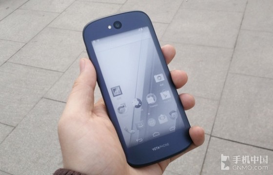 价格超iPhone 双面屏幕YotaPhone2评测 