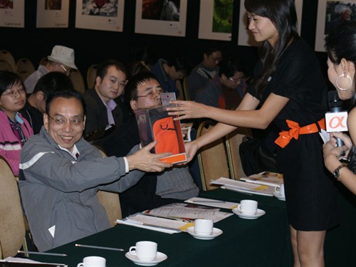 ����Ѳչ��4�֦���Ӱ����:����վ����