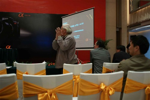 ����Ѳչ��4�֦���Ӱ����:����վ����