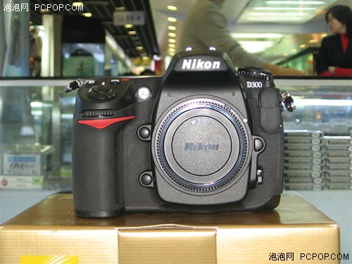 搭18-200mmVR镜头中端单反尼康D300促销