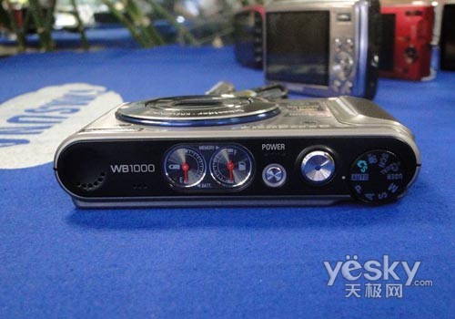 三星数码相机打开时屏幕右侧怎么有一条绿色的