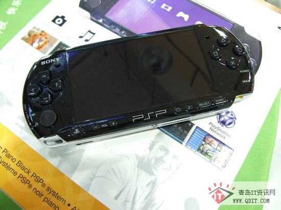 附赠7件套 破解版索尼PSP 3000套装价1499元
